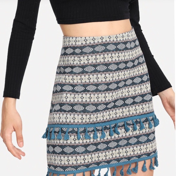 🌺 3/$15 GEO PRINT TASSEL HEM SKIRT - Picture 3 of 3